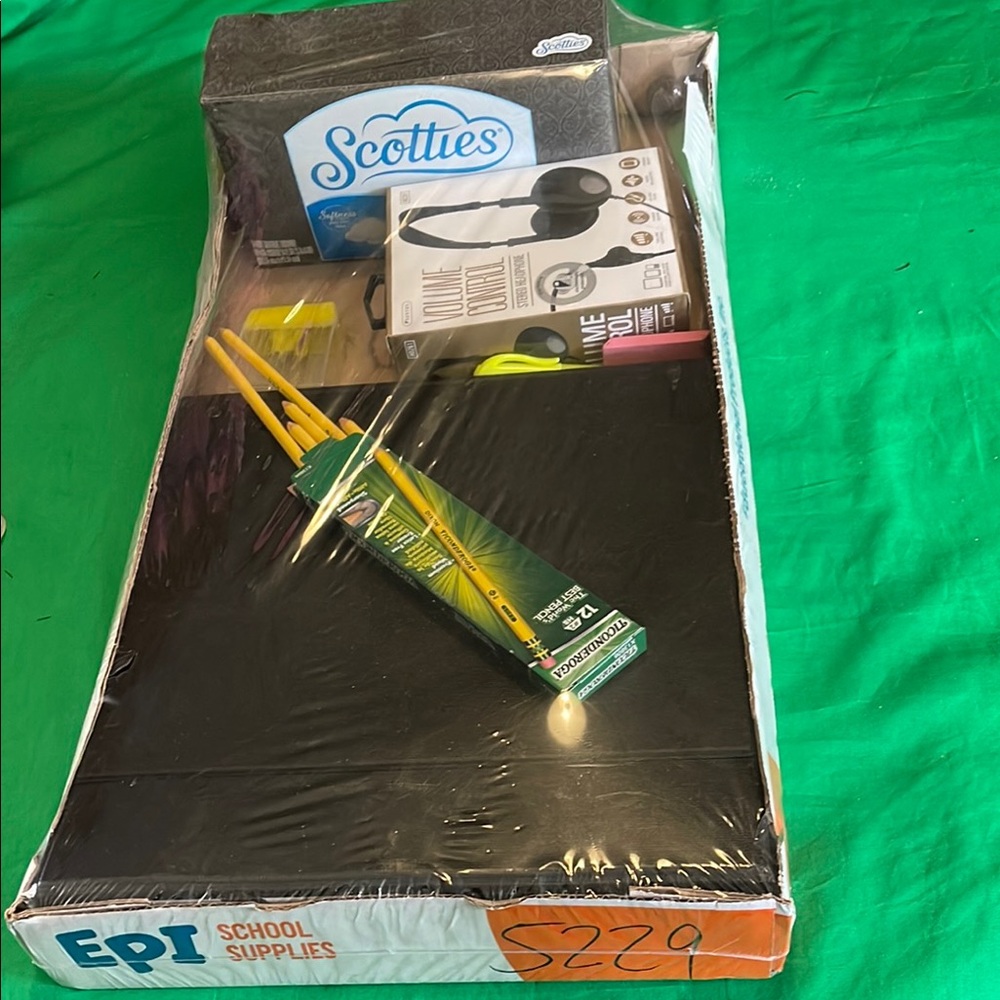 ICON Educational Supplies Set with Headphones